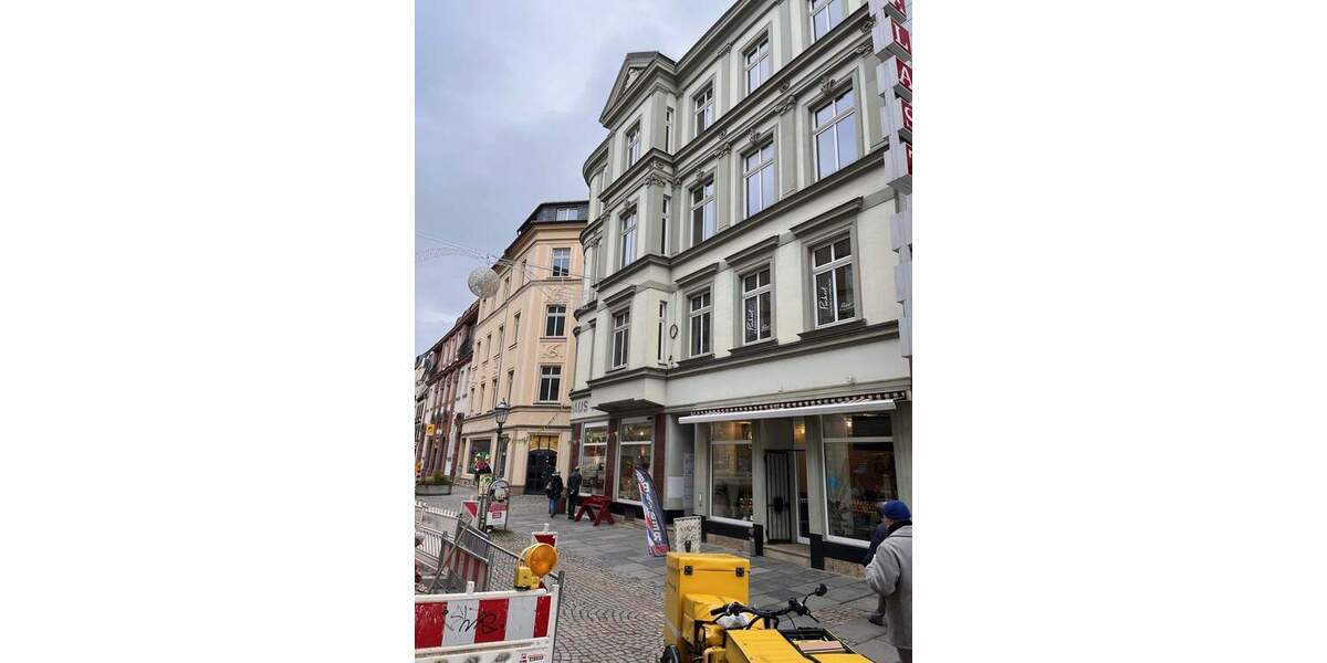 Mitten im Leben.. .Zwickau-Innenstadt...helle, moderne 2 Zimmer-Wohnung mit Einbauküche . sofort einzugsfertig 2 zimmer