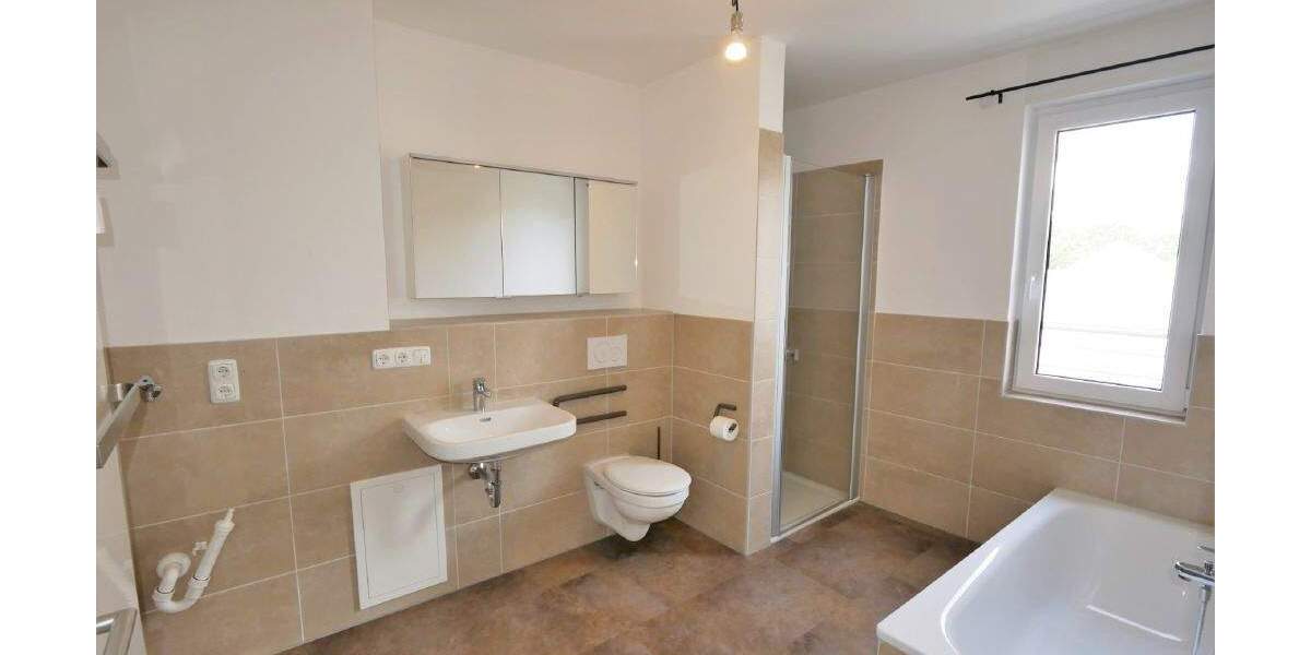 Etagenwohnung Coburg Ketschendorf - 2 Zimmer, 95 m&sup2;, 880&euro; | Angebot:25897943