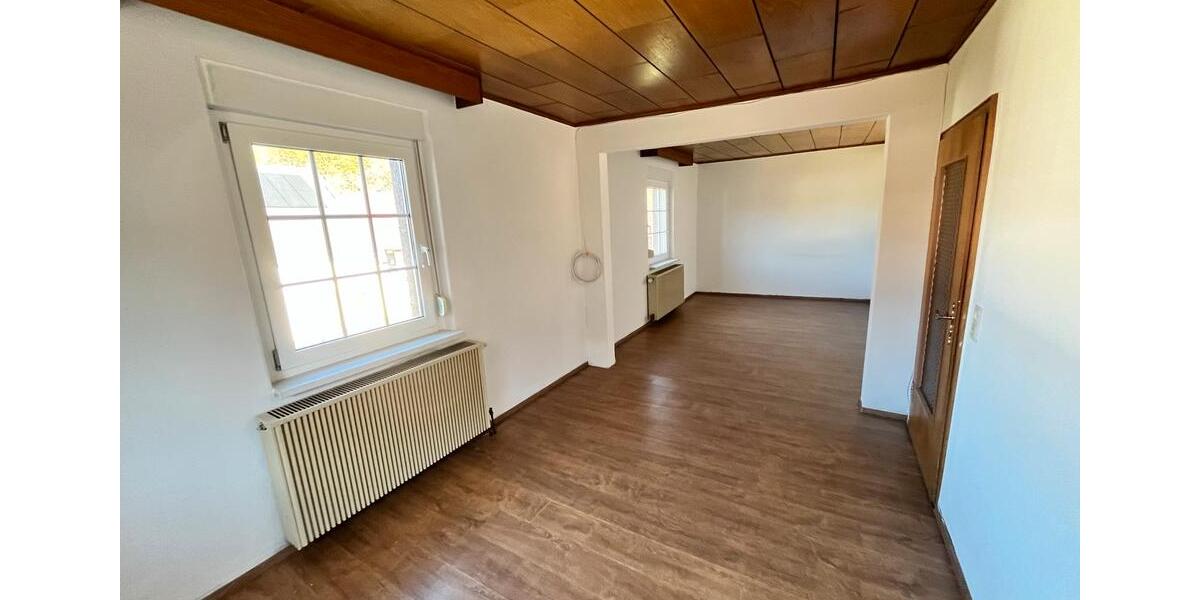 Einfamilienhaus Korbach - 7 Zimmer, 177 m&sup2;, 985&euro; | Angebot:26636423