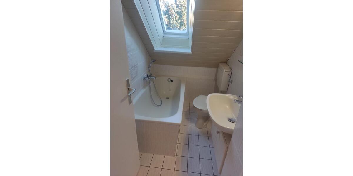 Dachgeschoßwohnung Seelze - 3 Zimmer, 72 m&sup2;, 826&euro; | Angebot:25925812