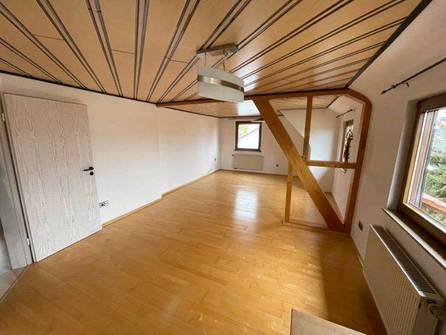 Dachgeschoßwohnung Gammertingen - 3.5 Zimmer, 80 m&sup2;, 800&euro; | Angebot:26380267