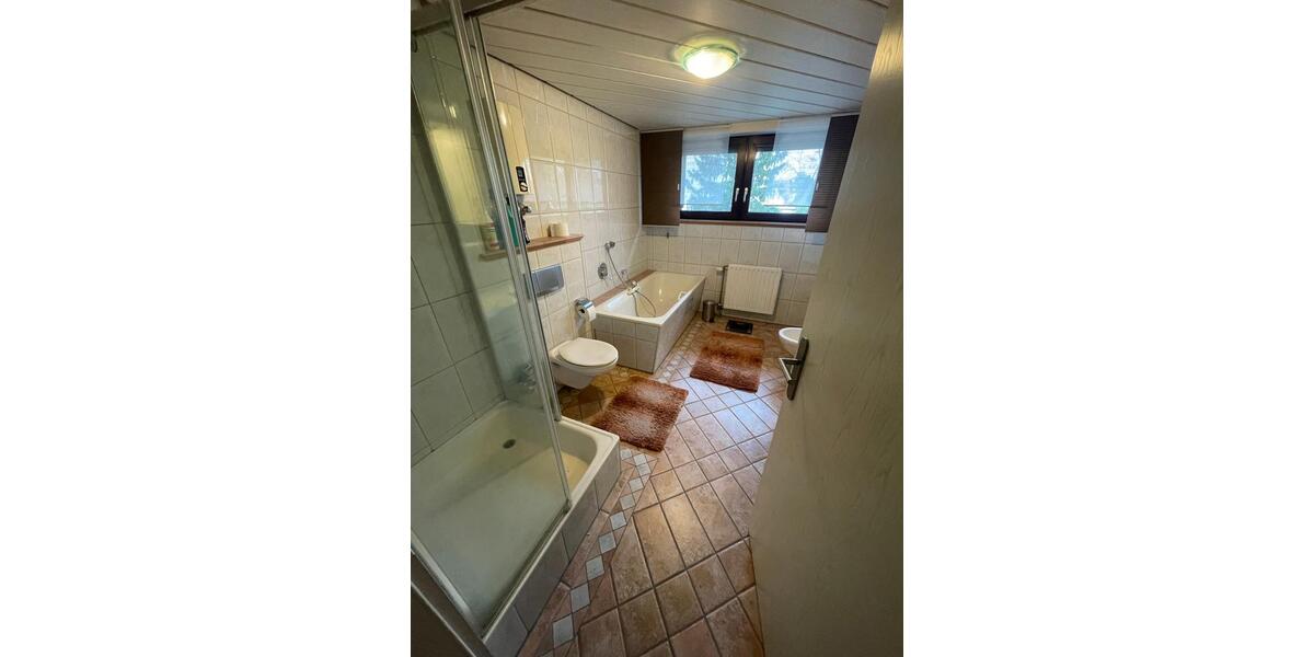 Dachgeschoßwohnung Moers Rheinkamp - 2.5 Zimmer, 67 m&sup2;, 690&euro; | Angebot:24726970