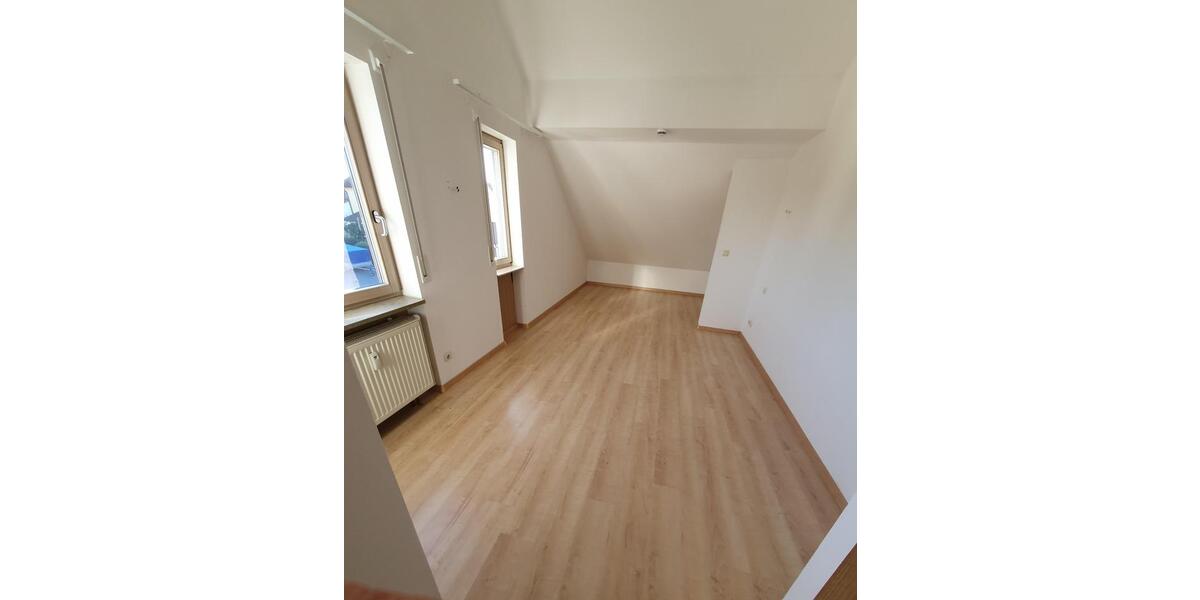 Dachgeschoßwohnung Gräfenberg - 2.5 Zimmer, 67 m&sup2;, 625&euro; | Angebot:26521918