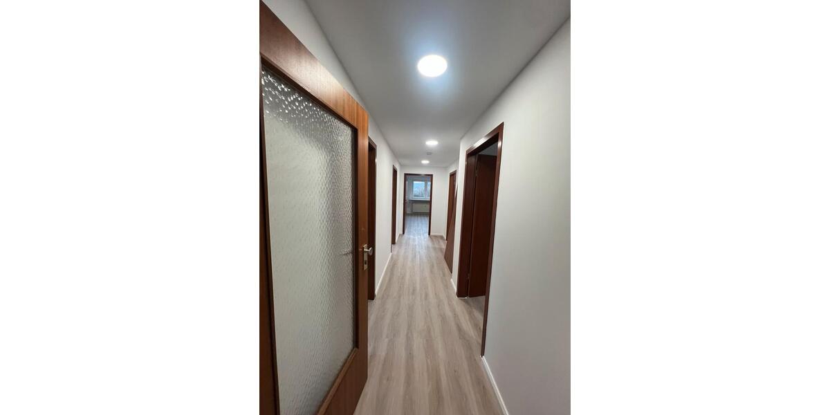 Dachgeschoßwohnung Dörentrup - 2.5 Zimmer, 68 m&sup2;, 400&euro; | Angebot:26505513