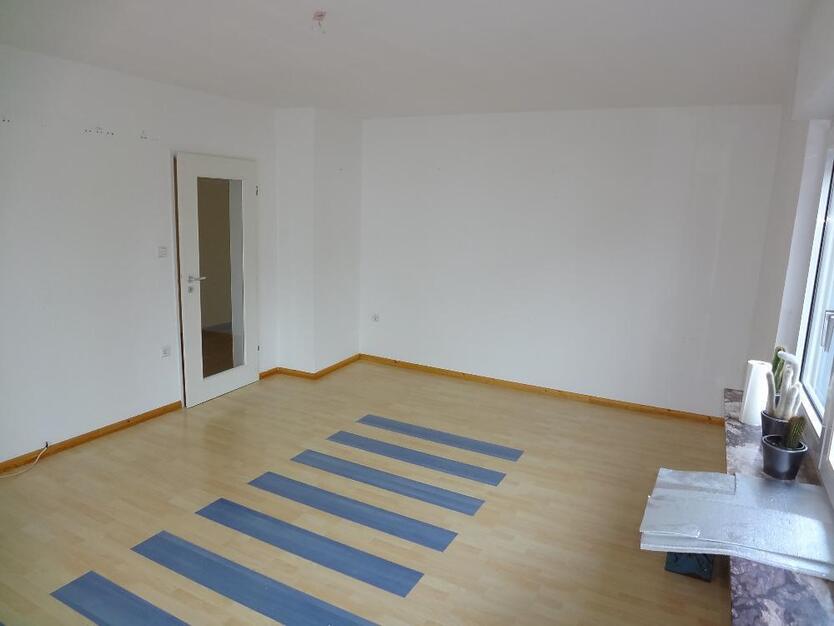 3 ZKBB* tgl. Wannenbad* max. 1-3 Pers.Süd-West-Balkon* Markise* tgl.-Wannenbad* Sat* Pfungstadt