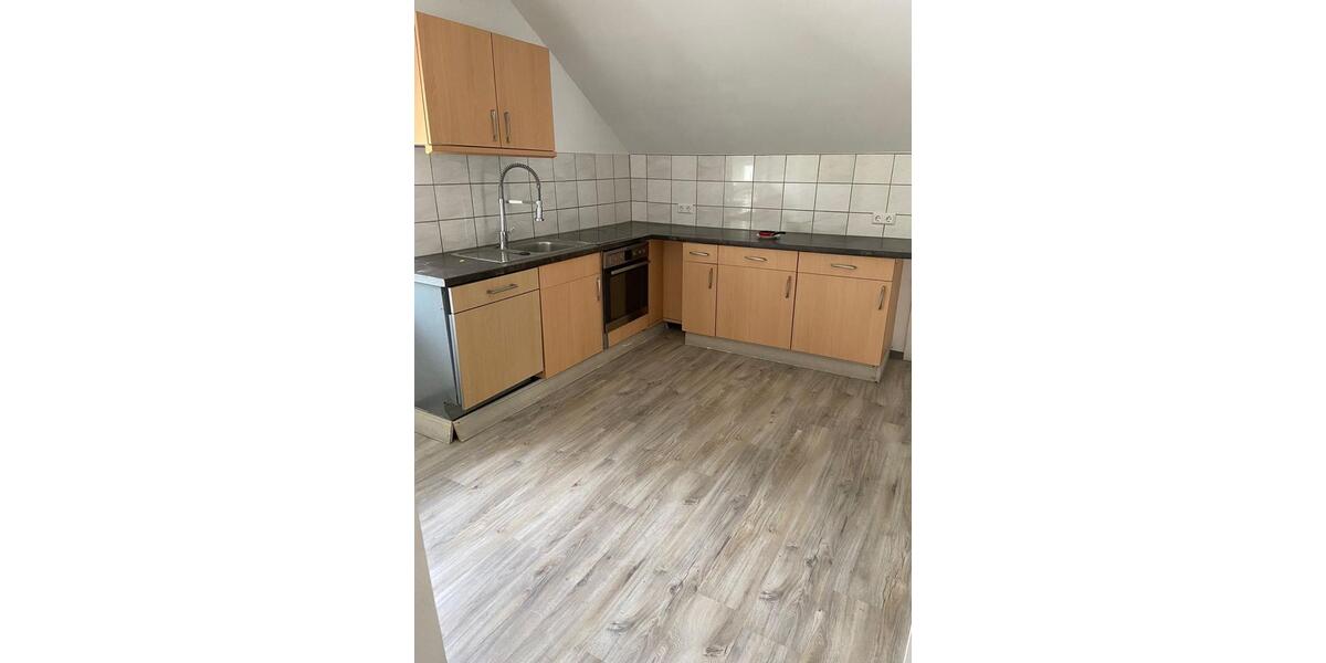 Dachgeschoßwohnung Gaildorf - 3 Zimmer, 68 m&sup2;, 800&euro; | Angebot:26634382