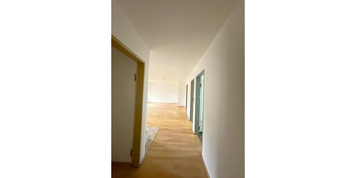 Etagenwohnung Würzburg Sanderau - 3 Zimmer, 88 m&sup2;, 1.350&euro; | Angebot:23105544