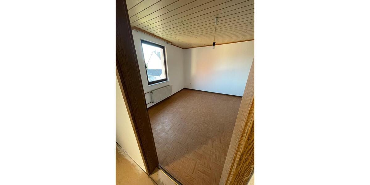 Einfamilienhaus Wolfhagen - 5 Zimmer, 115 m&sup2;, 1.000&euro; | Angebot:23333711