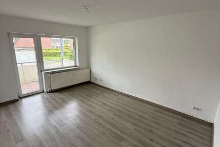 Wohnung Brake - 4 Zimmer, 65 m&sup2;, 425&euro; | Angebot:27037987