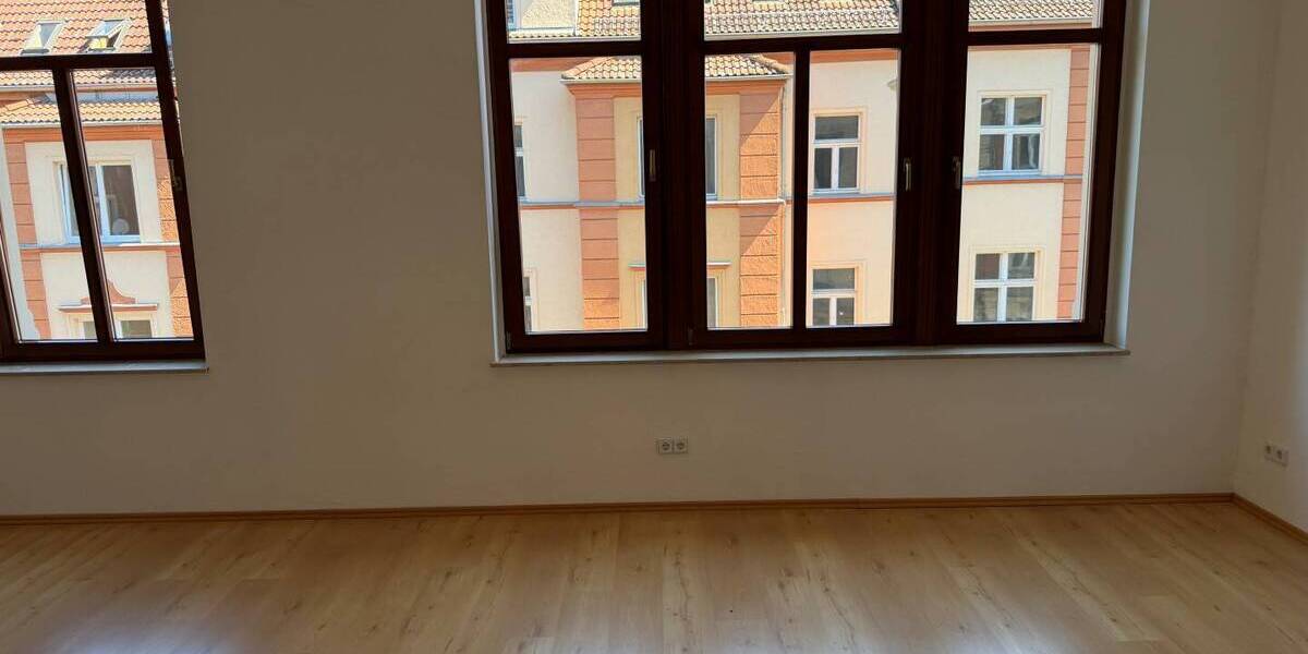Etagenwohnung Plauen Stadtmitte - 2 Zimmer, 64 m&sup2;, 295&euro; | Angebot:26758862