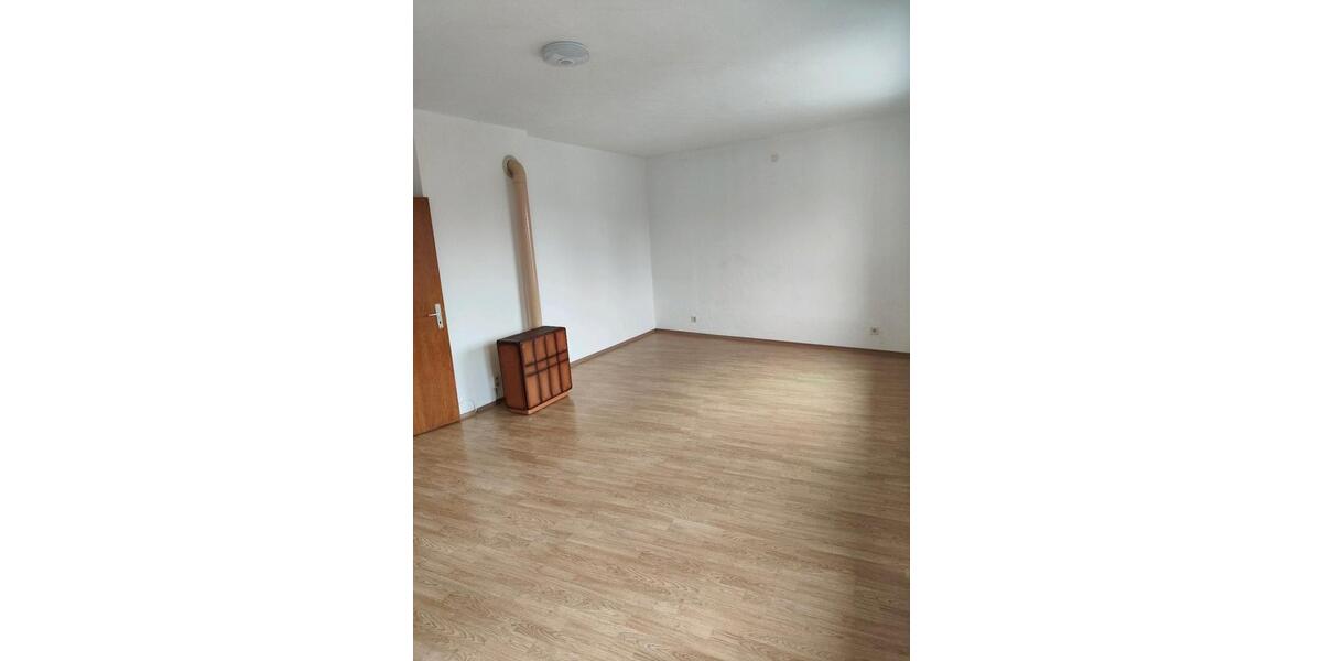 Etagenwohnung Hengersberg - 5 Zimmer, 140 m&sup2;, 550&euro; | Angebot:25918895