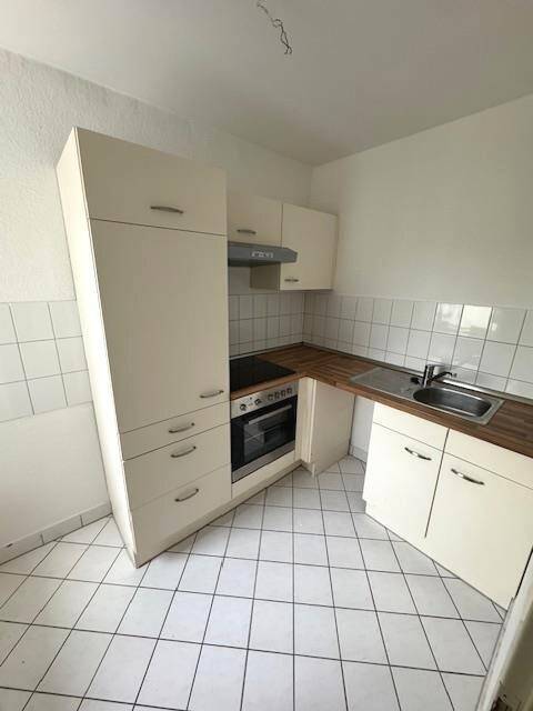 WG taugliche 3-R-Wohnung mit EBK. im 2.OG ca.65 m² in MD- Sudenburg zu vermieten !