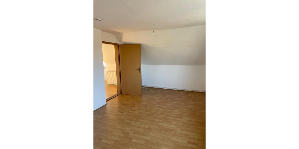 Dachgeschoßwohnung Barby - 2 Zimmer, 37 m&sup2;, 220&euro; | Angebot:26144603