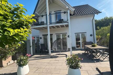Haus Saarbrücken West - 5 Zimmer, 140 m&sup2;, 1.700&euro; | Angebot:27620110