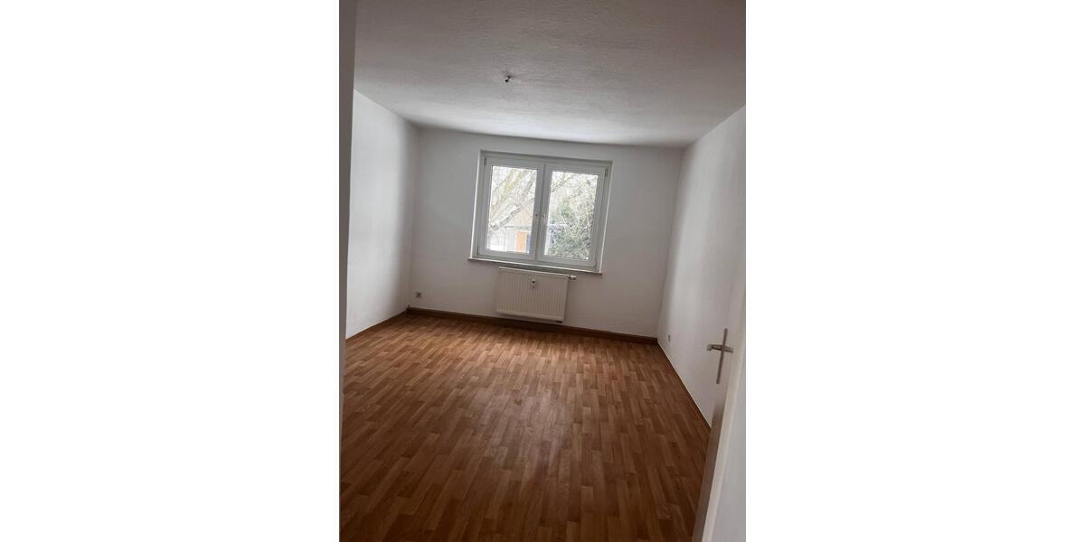 Etagenwohnung Borna - 2 Zimmer, 49 m&sup2;, 320&euro; | Angebot:26440171