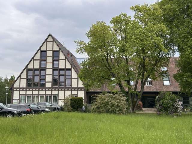 Etagenwohnung Ostfildern - 4 Zimmer, 196 m&sup2;, 2.500&euro; | Angebot:26758985