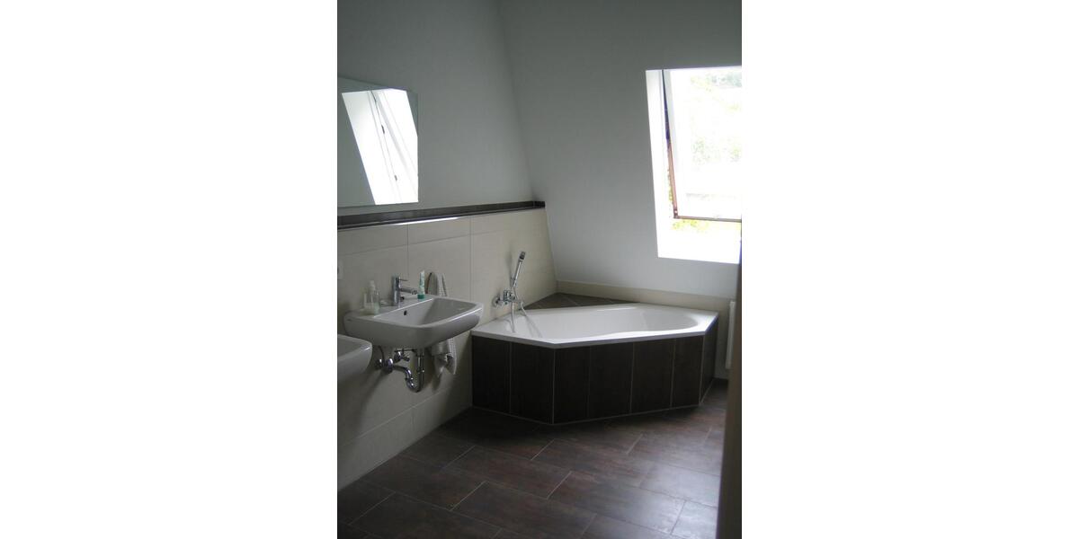 Etagenwohnung Riedenburg - 4 Zimmer, 150 m&sup2;, 1.125&euro; | Angebot:26557005