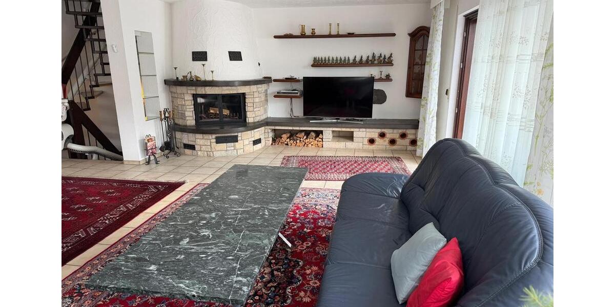 Doppelhaushälfte Sindelfingen Sindelfingen (Stadt) - 6 Zimmer, 240 m&sup2;, 2.650&euro; | Angebot:25975647