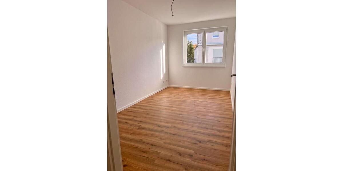 Etagenwohnung Zossen - 3 Zimmer, 90 m&sup2;, 1.265&euro; | Angebot:26568335