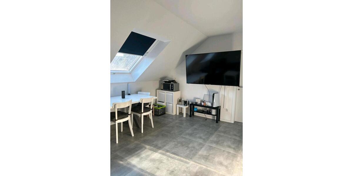 Helle 2,5 Zimmer -Dachgeschoss- Wohnung (62 qm) ab Februar 2026. 2.5 zimmer