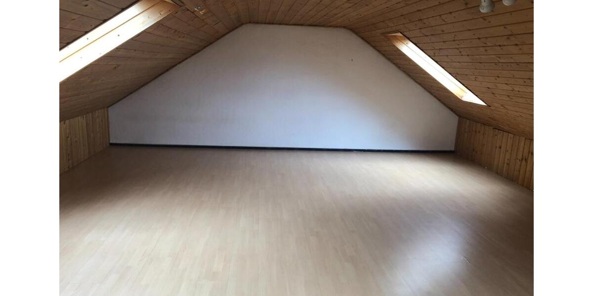 Etagenwohnung Karlsruhe Hagsfeld - 5 Zimmer, 110 m&sup2;, 1.500&euro; | Angebot:24619629