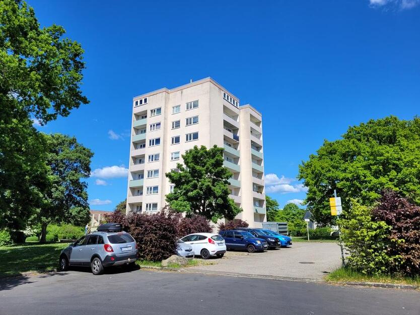 SOFORT FREI!!! Gut geschnittene 4- Zimmerwohnung mit Balkon und Aufzug in Bad Hersfeld