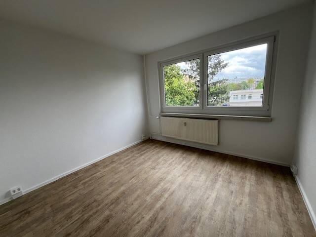 Etagenwohnung Zwickau Neuplanitz - 4 Zimmer, 85 m&sup2;, 550&euro; | Angebot:26788205