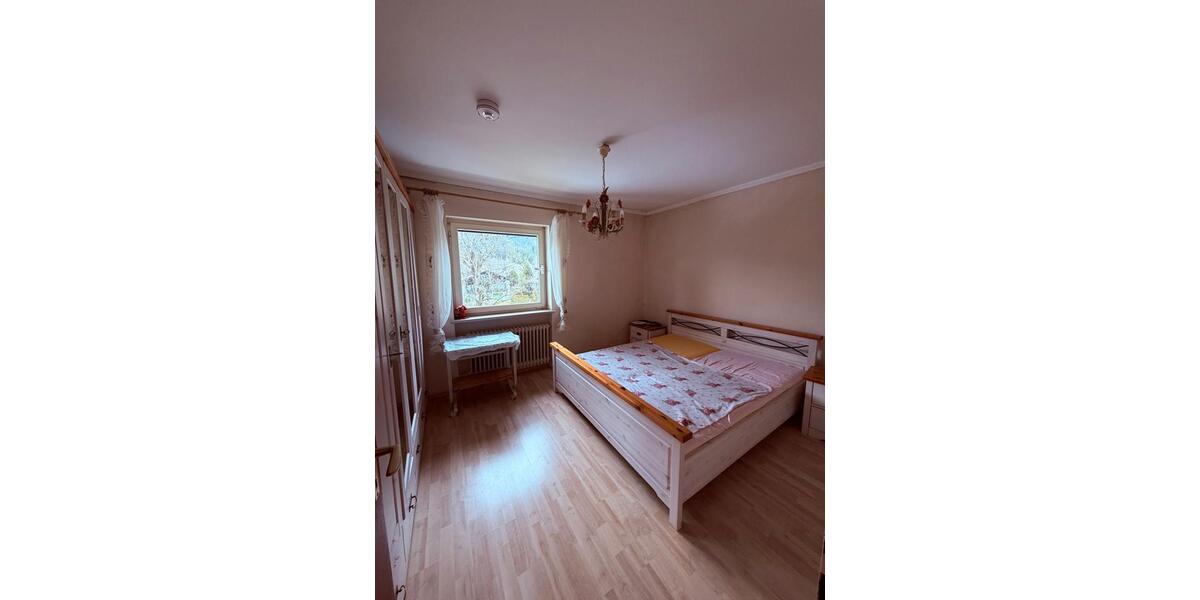 Etagenwohnung Garmisch-Partenkirchen Breitenau - 3 Zimmer, 75 m&sup2;, 1.600&euro; | Angebot:26506537