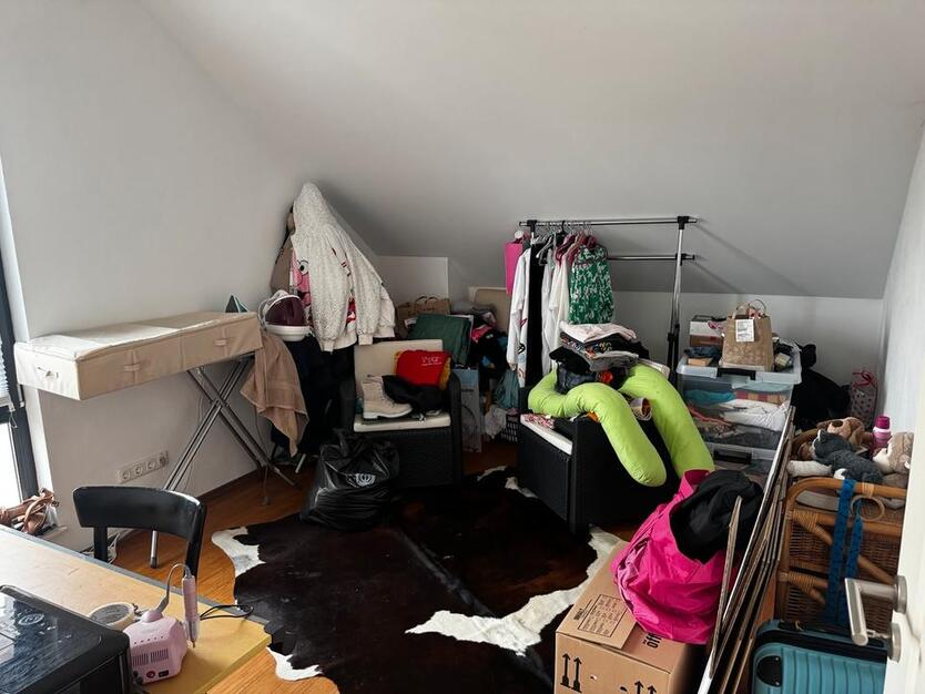 Helle 3 Zimmer Wohnung 87 qmmit EBK und Balkon, Garage und Aufzug