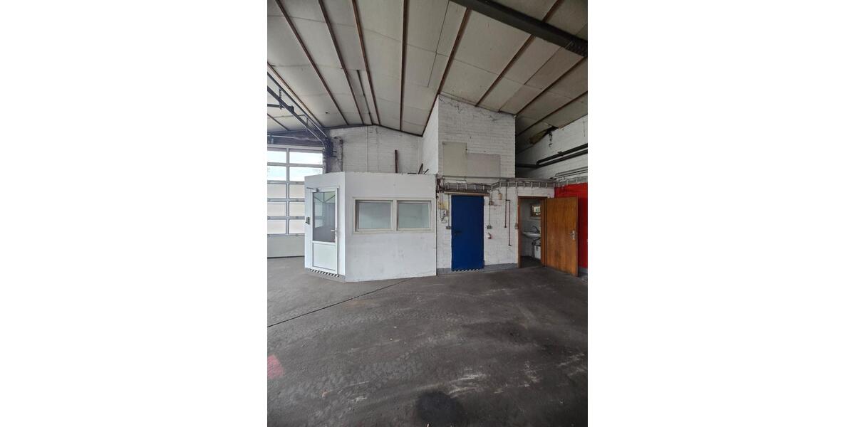 !!BIS ZU 3 MONATEN MIETFREI!! Großzügige Halle mit Büro und Parkplätzen in Duisburg! zimmer