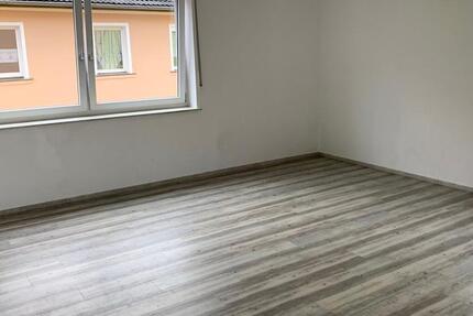 Wohnung Oberviechtach - 3.5 Zimmer, 114 m&sup2;, 750&euro; | Angebot:26288339