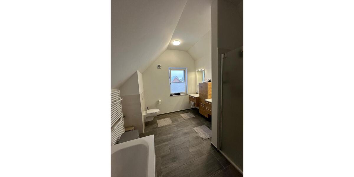 Maisonette-Whg. 138 qm in Zeven m. EBK, Loggia u. Carport 4 zimmer