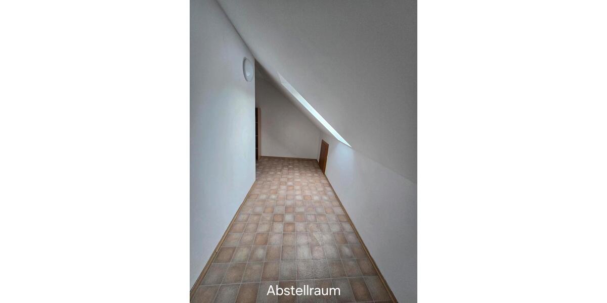 Dachgeschoßwohnung Würzburg Heuchelhof - 3.5 Zimmer, 83 m&sup2;, 1.350&euro; | Angebot:24765834