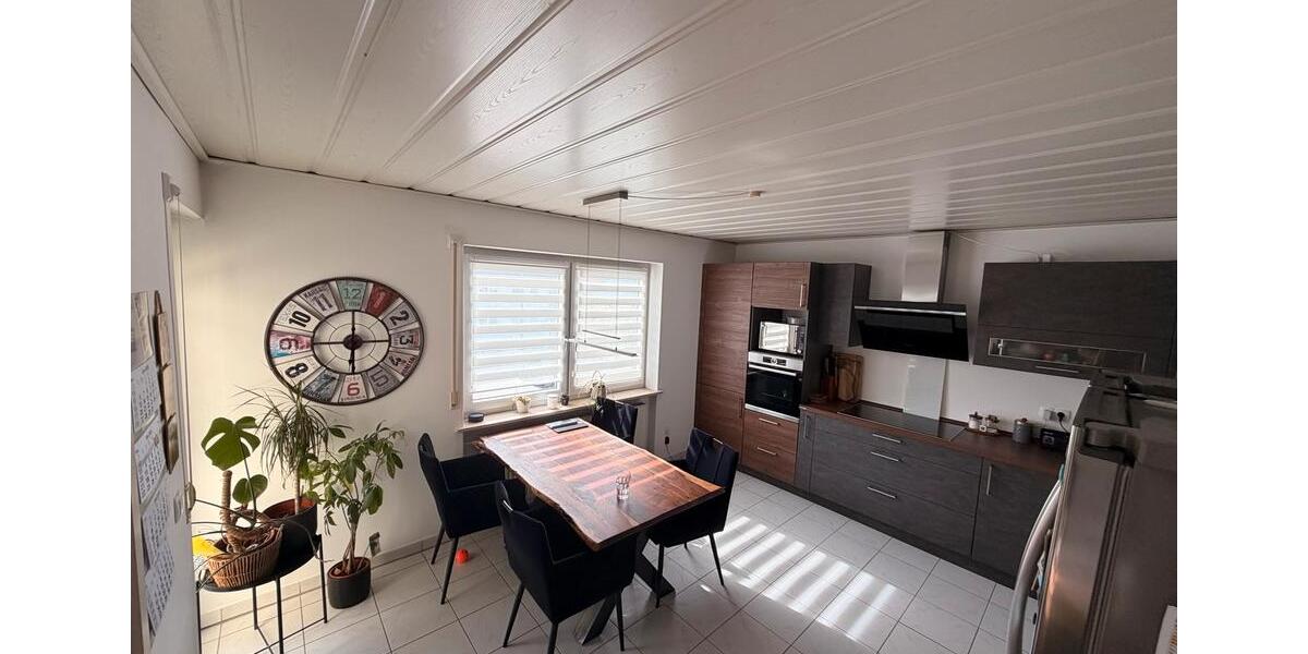 Etagenwohnung Neumarkt in der Oberpfalz Altenhof - 4 Zimmer, 107 m&sup2;, 1.350&euro; | Angebot:26384489