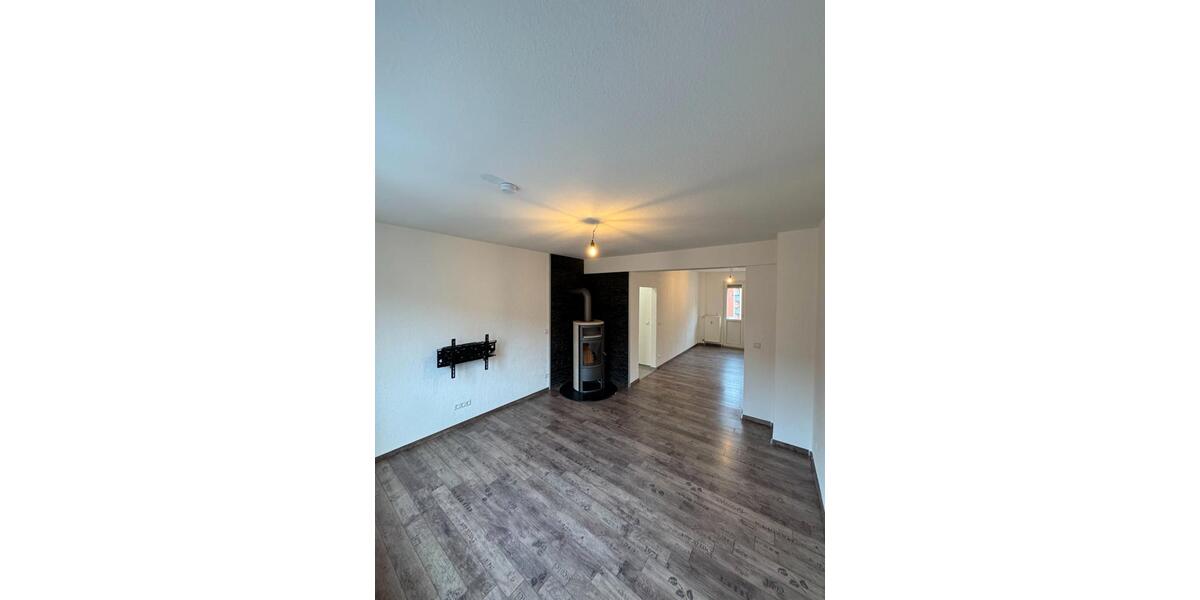 Etagenwohnung Mannheim Sandhofen - 5 Zimmer, 105 m&sup2;, 1.300&euro; | Angebot:26137220