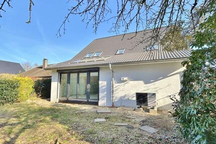 Haus Stuhr - 6 Zimmer, 205 m&sup2;, 2.100&euro; | Angebot:25477673