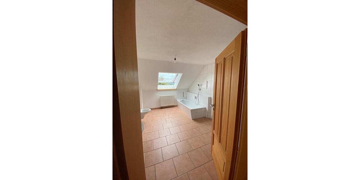 Dachgeschoßwohnung Argenbühl - 5 Zimmer, 141 m&sup2;, 1.500&euro; | Angebot:25931279