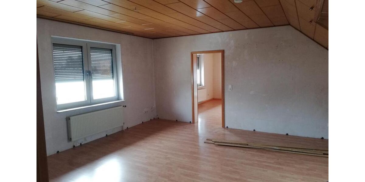 Dachgeschoßwohnung Salzgitter Ortschaft Südost - 5 Zimmer, 118 m&sup2;, 710&euro; | Angebot:25831587