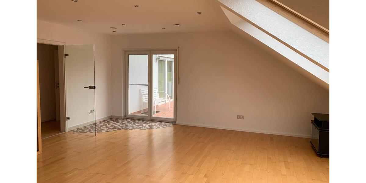 Dachgeschoßwohnung Bad Hersfeld - 3 Zimmer, 129 m&sup2;, 950&euro; | Angebot:25977136
