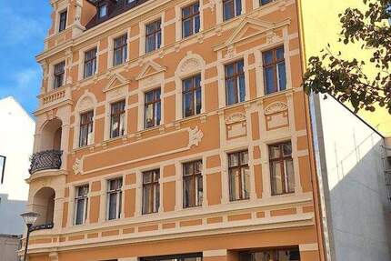 2 Zimmer mit Balkon, Einbauküche & neuer Gründerzeitfassade - zentral wohnen, entspannt ankommen! 2 zimmer