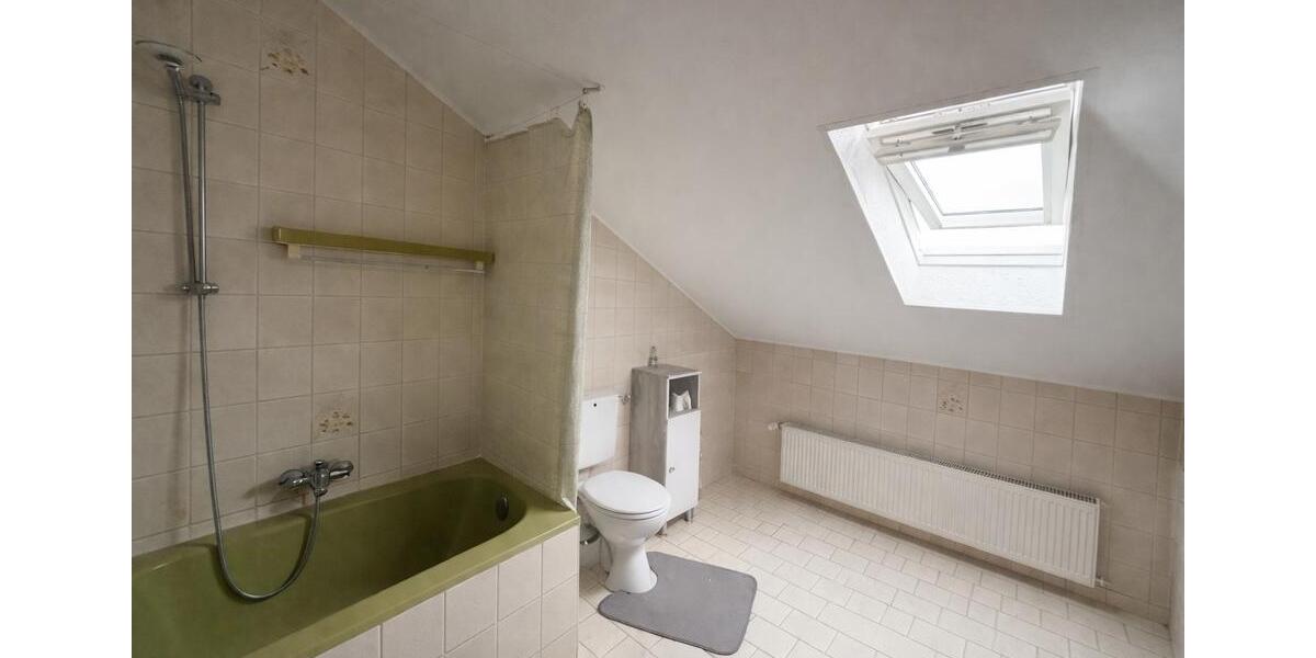 Dachgeschoßwohnung Pohlheim - 2 Zimmer, 85 m&sup2;, 850&euro; | Angebot:26010381