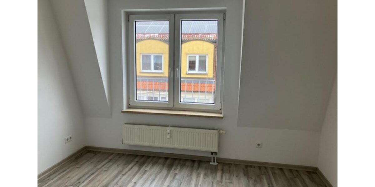 Dachgeschoßwohnung Burgstädt - 4 Zimmer, 71 m&sup2;, 430&euro; | Angebot:24570462