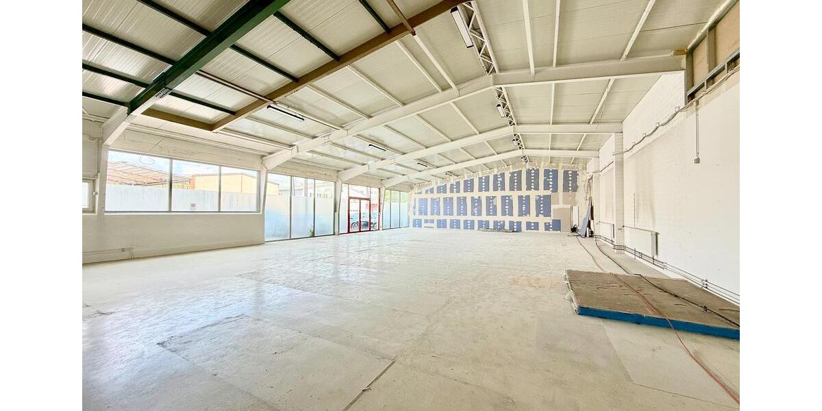 Zu vermieten: Moderne Gewerbehalle mit vielseitigem Nutzungspotenzial in Kulmbach zimmer