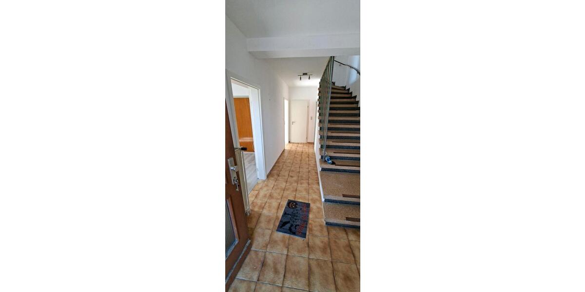 Bauernhaus, Landhaus Bad Windsheim - 7 Zimmer, 140 m&sup2;, 1.000&euro; | Angebot:25907288