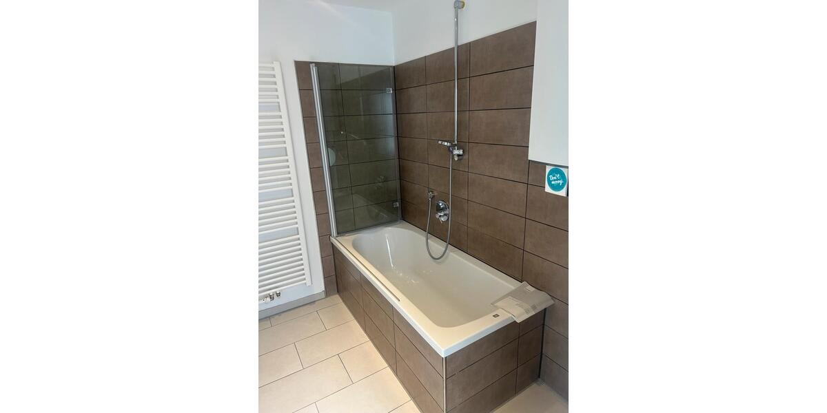 Etagenwohnung Neuötting - 3.5 Zimmer, 123 m&sup2;, 1.290&euro; | Angebot:26013047