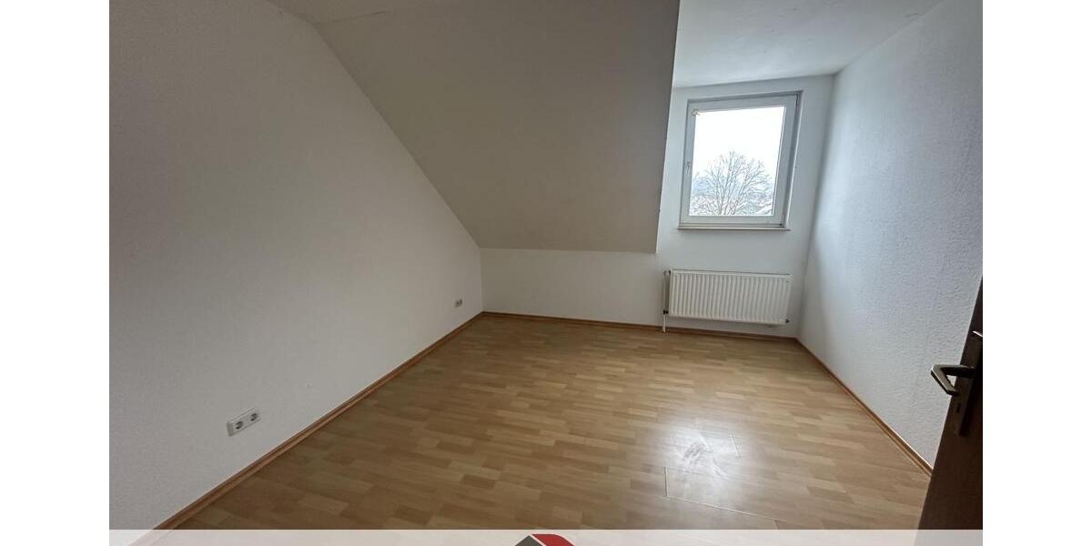 Dachgeschoßwohnung Stadtoldendorf - 3 Zimmer, 71 m&sup2;, 450&euro; | Angebot:19755055
