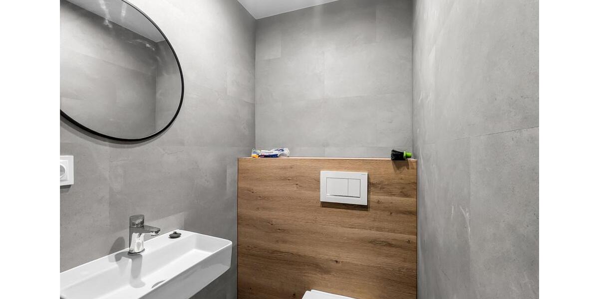 Erstbezug nach Sanierung – Großzügige Erdgeschosswohnung mit 6 Zimmern & Garage 6 zimmer