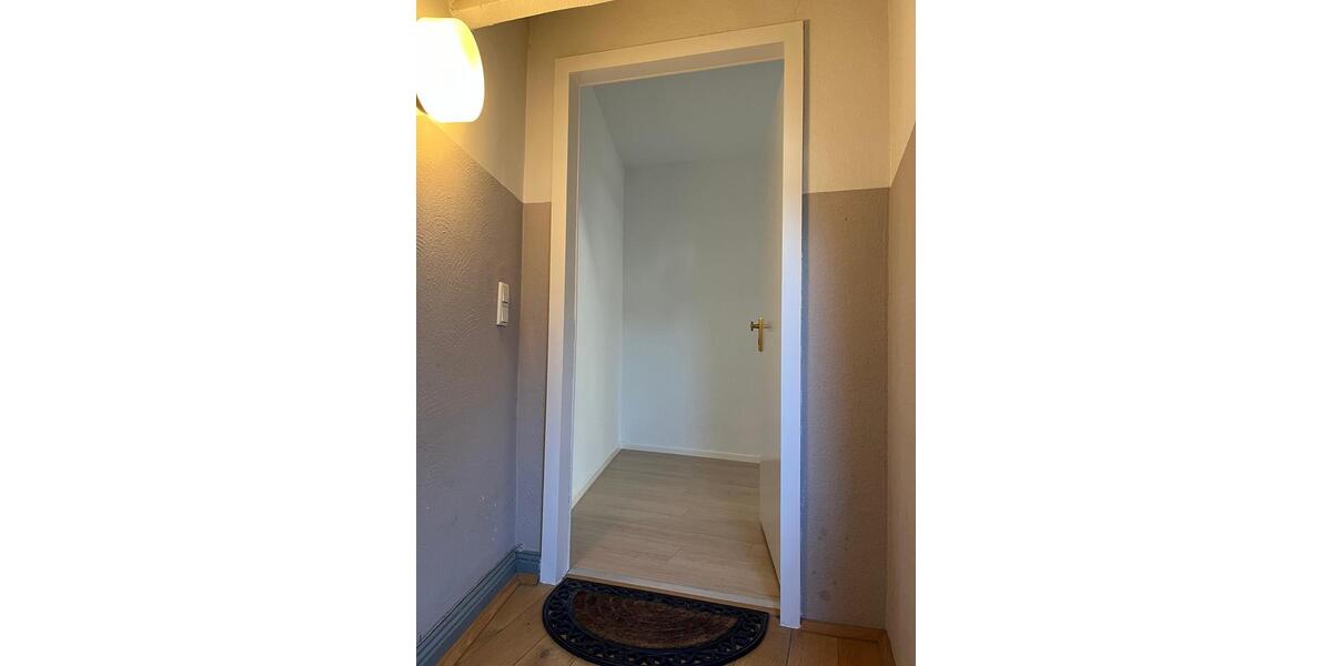 Erstbezug nach Modernisierung: Charmante 1-Zimmer-Dachgeschosswohnung mit EBK 1 zimmer