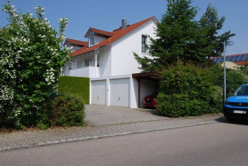 Helle 3-Zimmer-Wohnung mit Balkon & Garage - ab 01.08. frei