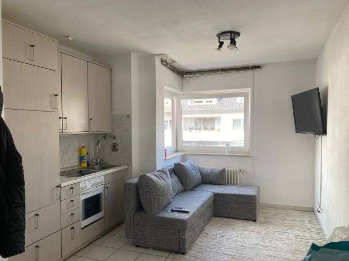 ***Teil-Möbliertes Appartement, Singleküche, BadeZimmer mit Dusche***
